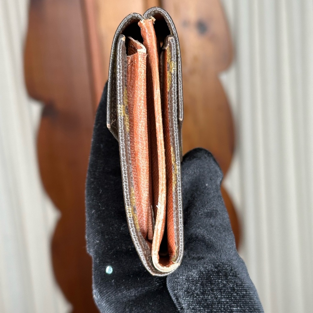 Louis Vuitton Monogram Wallet - Picture 4 of 10